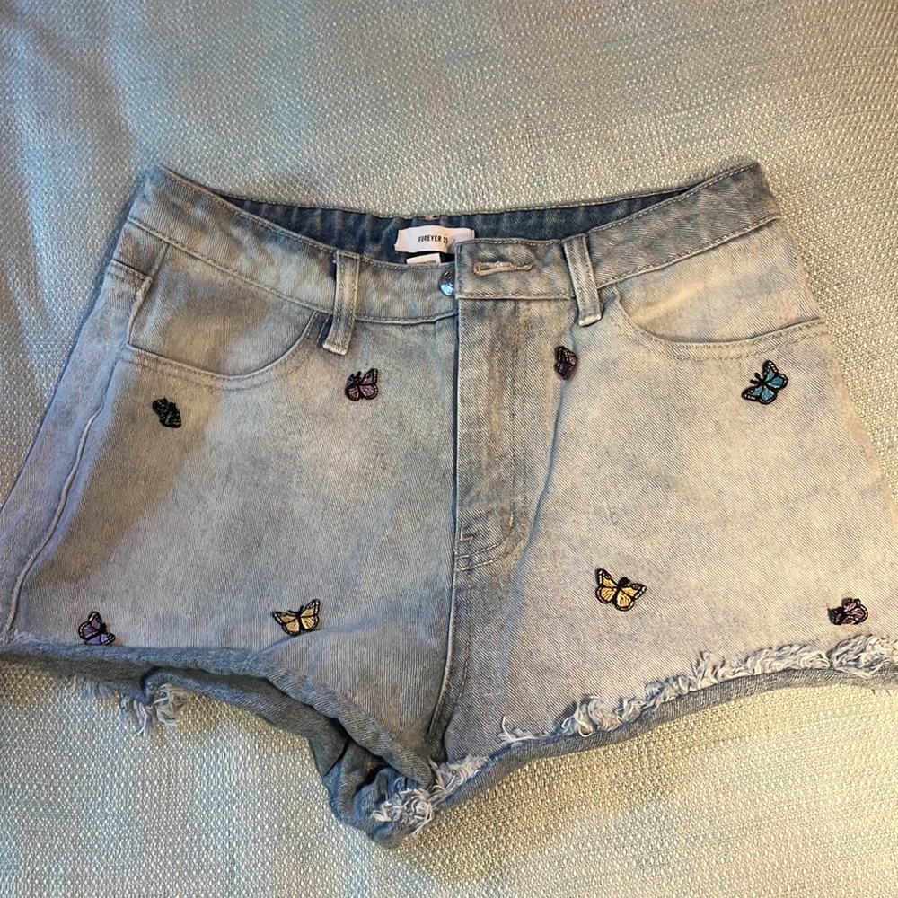 Forever 21 Butterfly High-Rise Denim Shorts - Picture 2 of 4